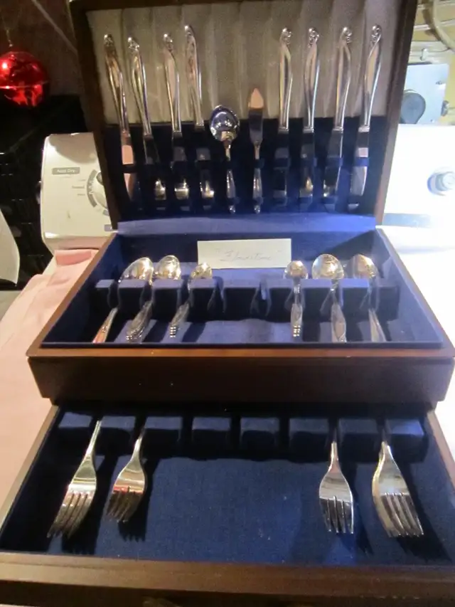 #164A FLOWER TIME silverware set for 8 - Photo 2