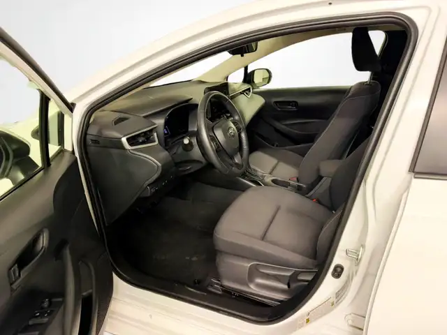 Toyota Corolla 2023Hybrid LE - Photo 5