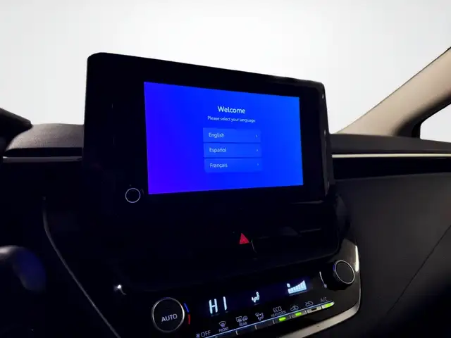 Toyota Corolla 2023Hybrid LE - Photo 9
