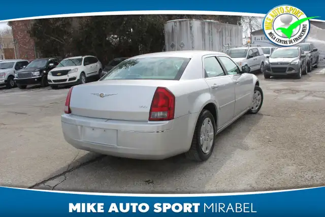 2005 Chrysler 300 Berline 4 portes 300! - Photo 4