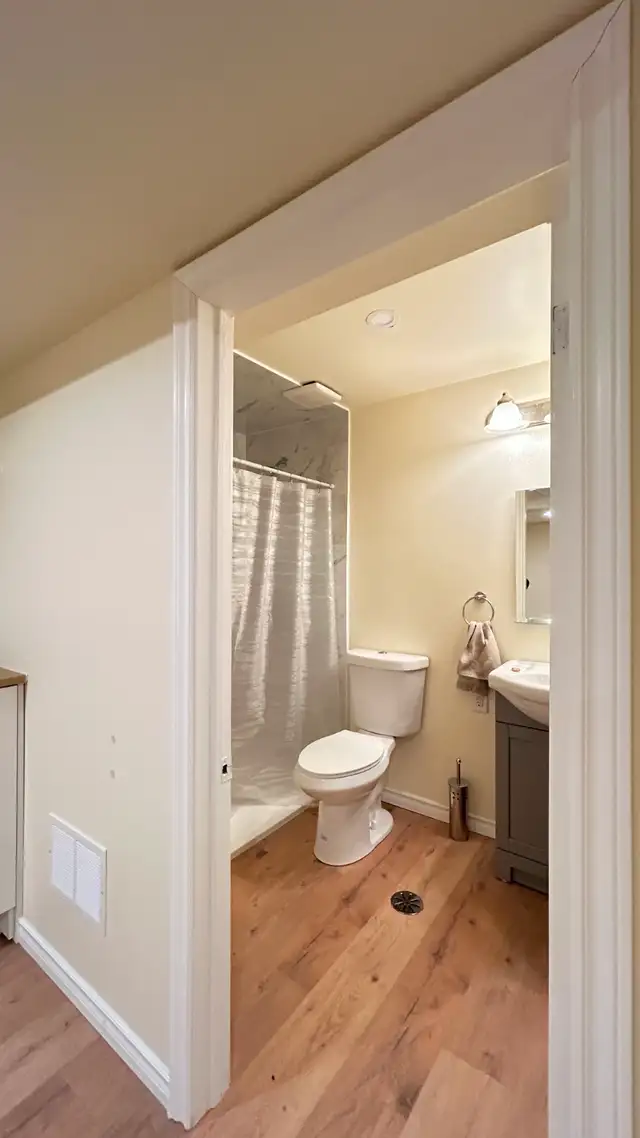 Spacious 2-Bed Townhome by Georgetown GO   Bsmt/AC/Parking Incl! - Photo 18