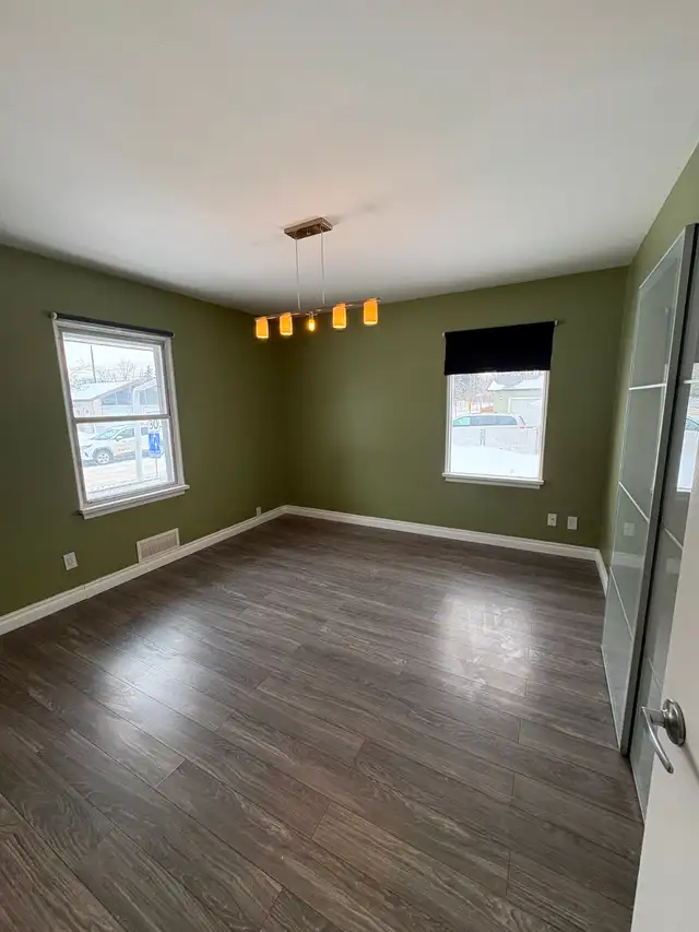 NEW LISTING!   JACKPOT! What a Beauty! - Photo 2