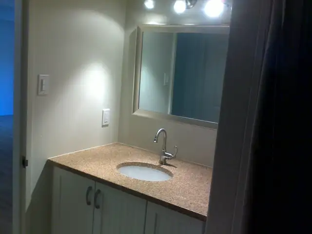Kent/Laurier 1-Bed Reno'd Condo, A/C, Pkg Avail, Mar/Apr 2026 - Photo 9
