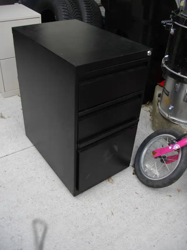 BLACK 3 drawer filing cabinet on wheels - Photo 2