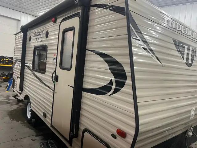 2017 Keystone185LHS Hideout