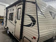 2017 Keystone185LHS Hideout