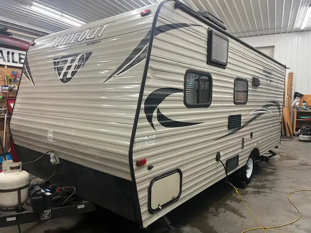 2017 Keystone185LHS Hideout - Photo 2