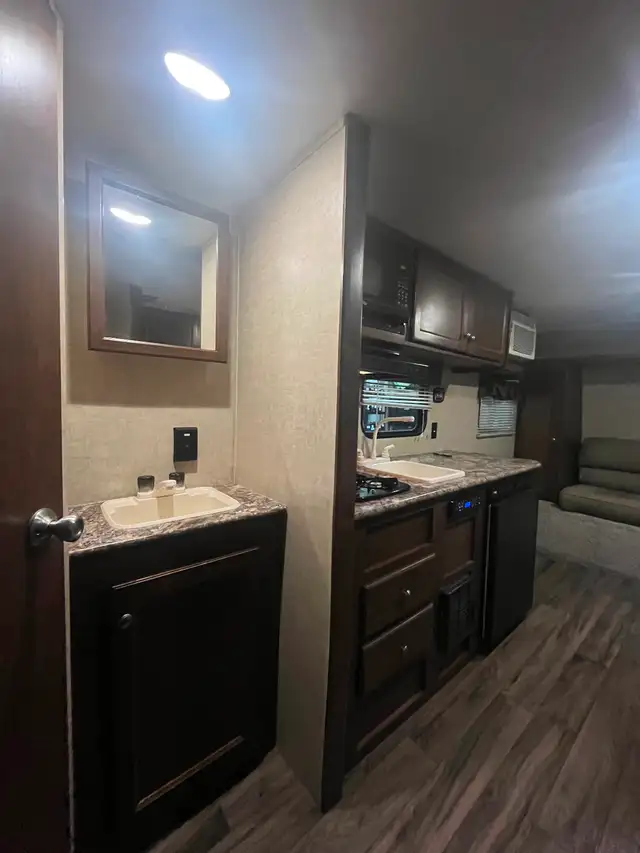 2017 Keystone185LHS Hideout - Photo 5