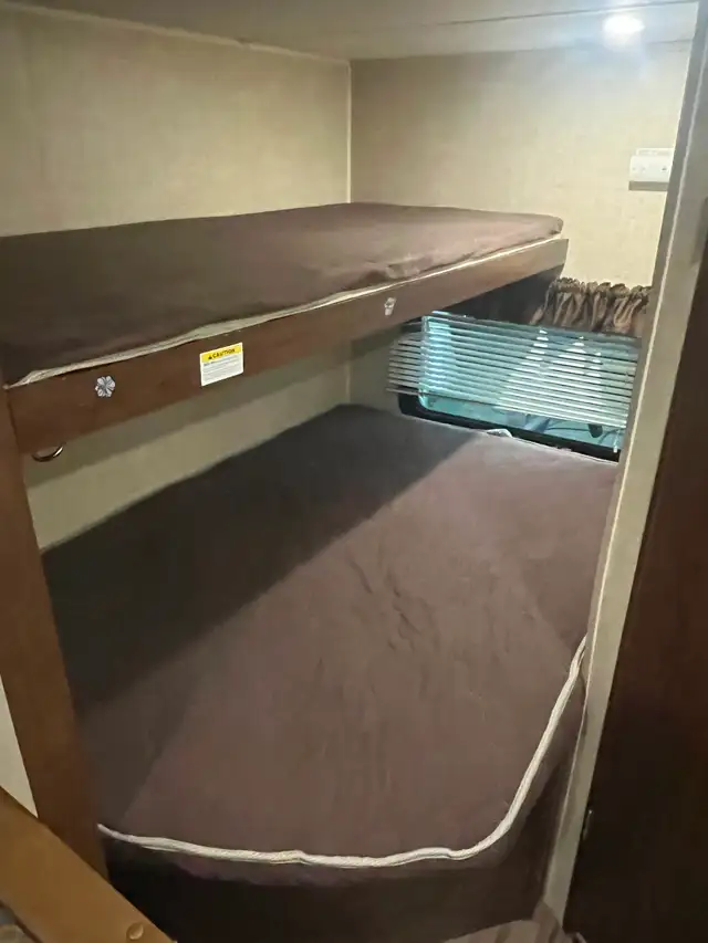 2017 Keystone185LHS Hideout - Photo 7