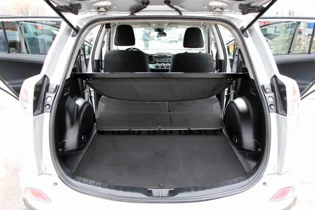 2017 Toyota RAV4 LE Certified 2 Year Warranty - Photo 10