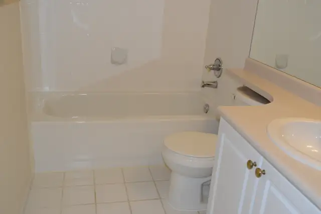 super clean safe quiet two bedroom Maple Ridge - Photo 6