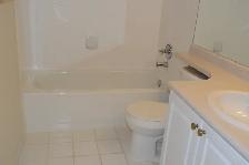 super clean safe quiet two bedroom Maple Ridge - Photo 6