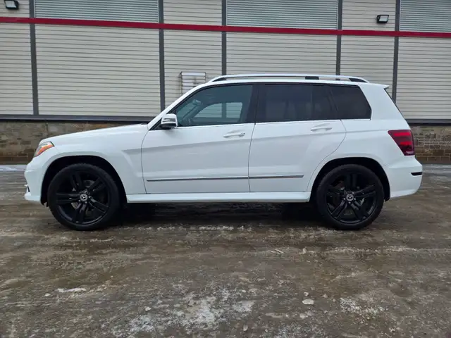 2013 Mercedes-Benz GLK 350 4 MATIC / V6 / SUNROOF / LEATHER    3 - Photo 4