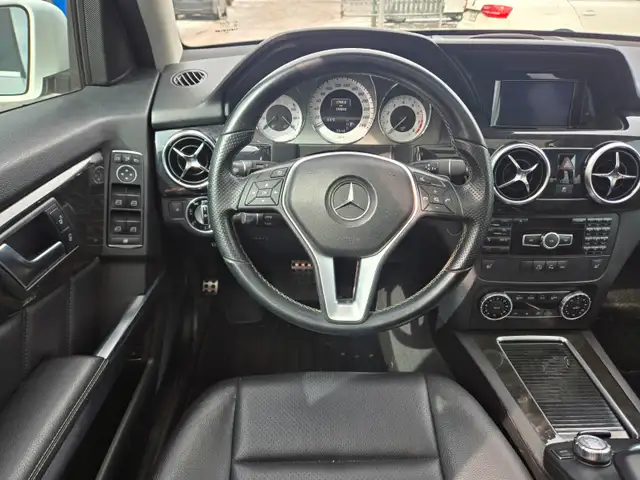 2013 Mercedes-Benz GLK 350 4 MATIC / V6 / SUNROOF / LEATHER    3 - Photo 18