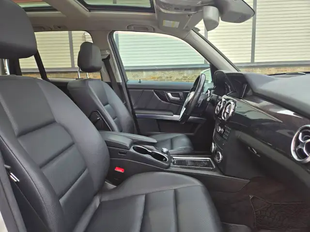 2013 Mercedes-Benz GLK 350 4 MATIC / V6 / SUNROOF / LEATHER    3 - Photo 20