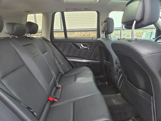 2013 Mercedes-Benz GLK 350 4 MATIC / V6 / SUNROOF / LEATHER    3 - Photo 22