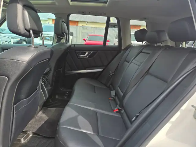 2013 Mercedes-Benz GLK 350 4 MATIC / V6 / SUNROOF / LEATHER    3 - Photo 23