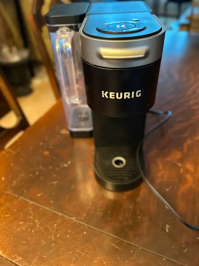 ONE GOOD WORKING KURUIG COFFEE MACHINEAS PICTURED - Photo 2