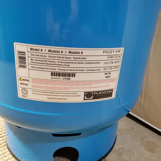 Water Pressure Tank - Photo 2