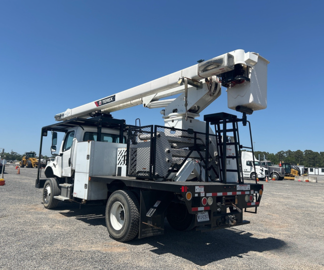 2020 Freightliner M2-106 Terex XT PRO 60/70 Bucket Truck - Photo 4