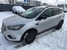 2018 Ford Escape SE / 2 Set of tires and Rims / Low KM 142K