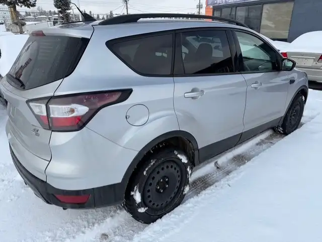 2018 Ford Escape SE / 2 Set of tires and Rims / Low KM 142K - Photo 5