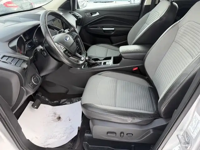 2018 Ford Escape SE / 2 Set of tires and Rims / Low KM 142K - Photo 9