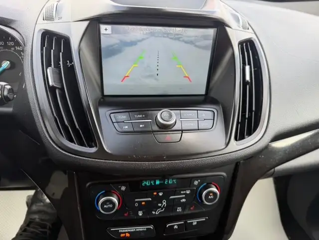 2018 Ford Escape SE / 2 Set of tires and Rims / Low KM 142K - Photo 10