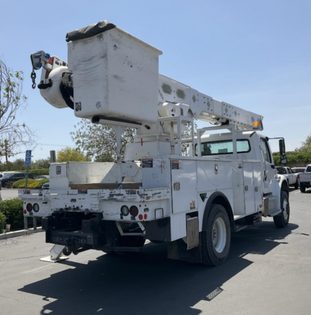 2018 Freightliner M2-106 Altec AM55 Bucket Truck - Photo 3