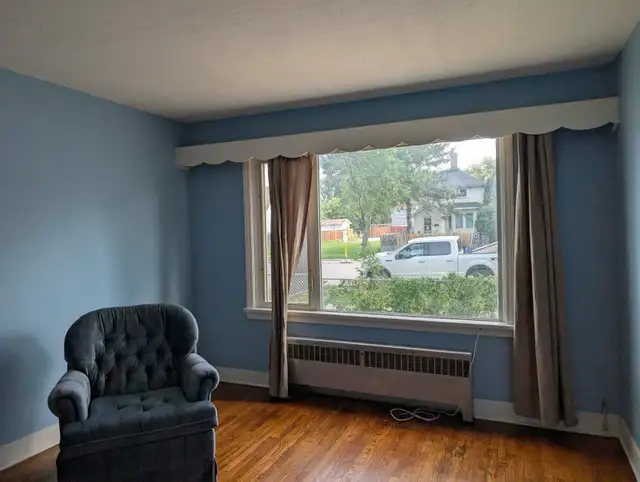 1bedroom 1bath apartment in fourplex - Photo 2