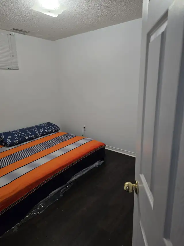 Basement Apartment for Rent - Photo 10