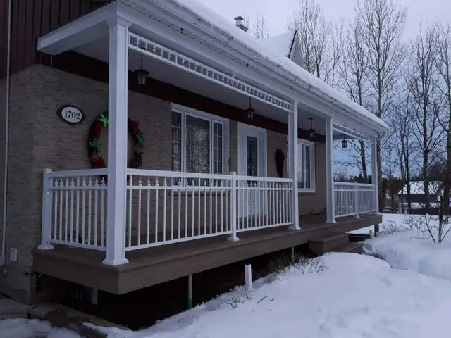 Patios et escaliers en fibre de verre sur mesure