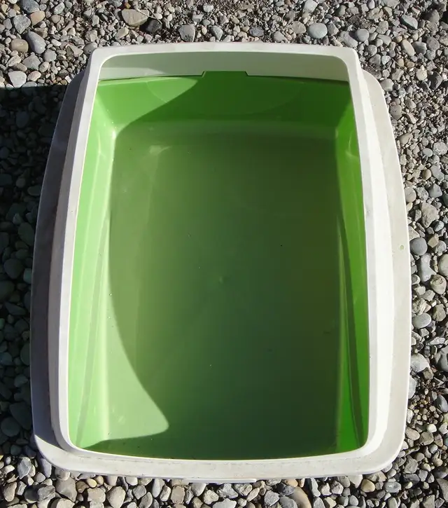 DOG / CAT PET LITTER BOX