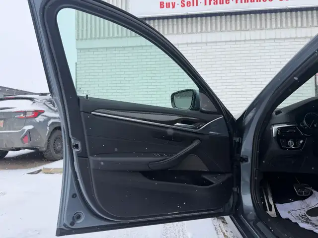 2018 BMW 5 Series| Low Mileage | All Wheel Drive | - Photo 10