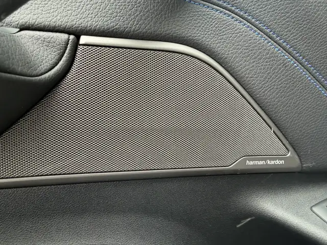 2018 BMW 5 Series| Low Mileage | All Wheel Drive | - Photo 11