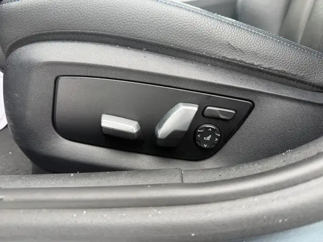 2018 BMW 5 Series| Low Mileage | All Wheel Drive | - Photo 12