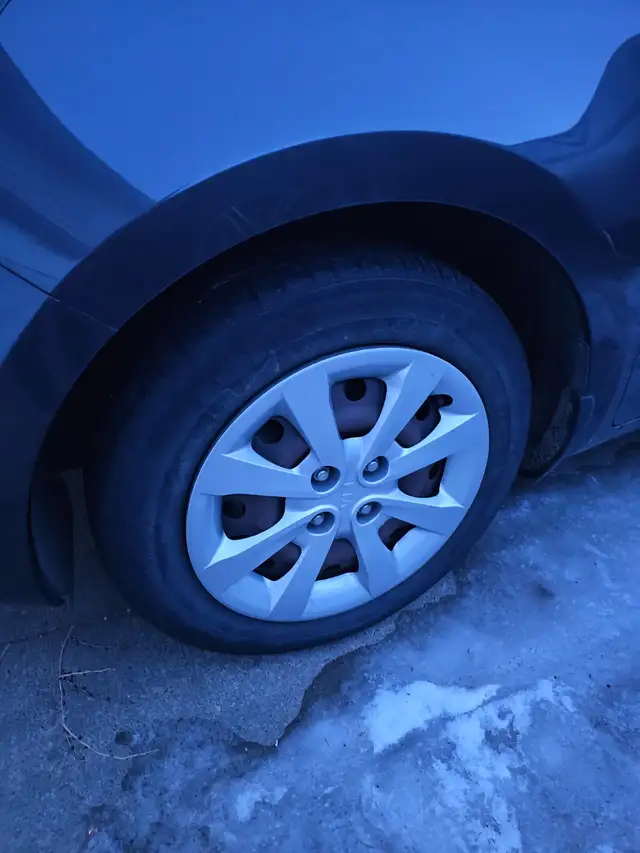 Reliable low mileage Manual car - Photo 2