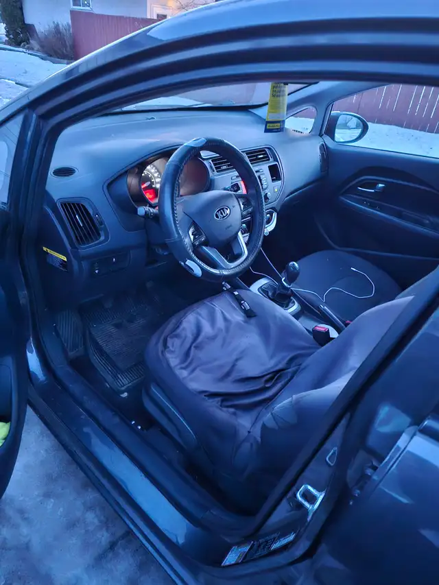 Reliable low mileage Manual car - Photo 7