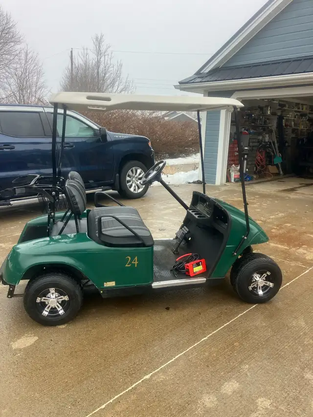07 Ezgo TXT Electric Golf Cart - Photo 2