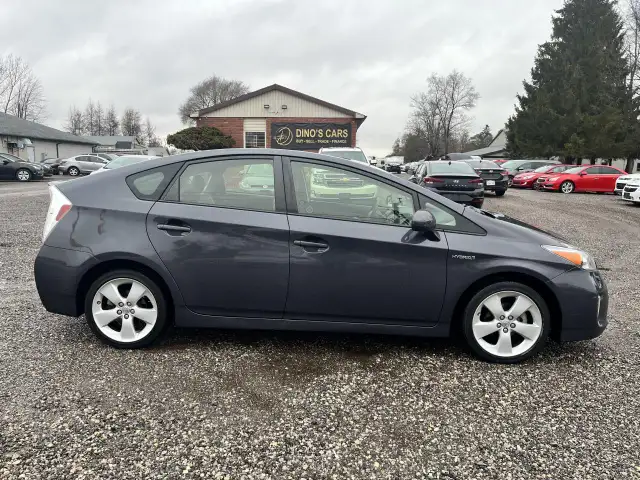 2012 Toyota Prius - Photo 2