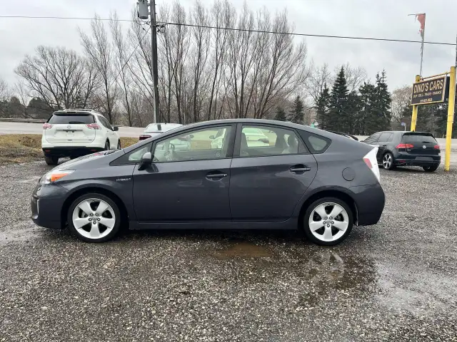 2012 Toyota Prius - Photo 3