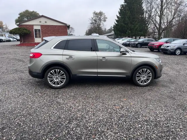 2017 Lincoln MKX AWD 4DR RESERVE - Photo 4
