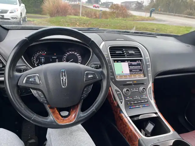 2017 Lincoln MKX AWD 4DR RESERVE - Photo 10