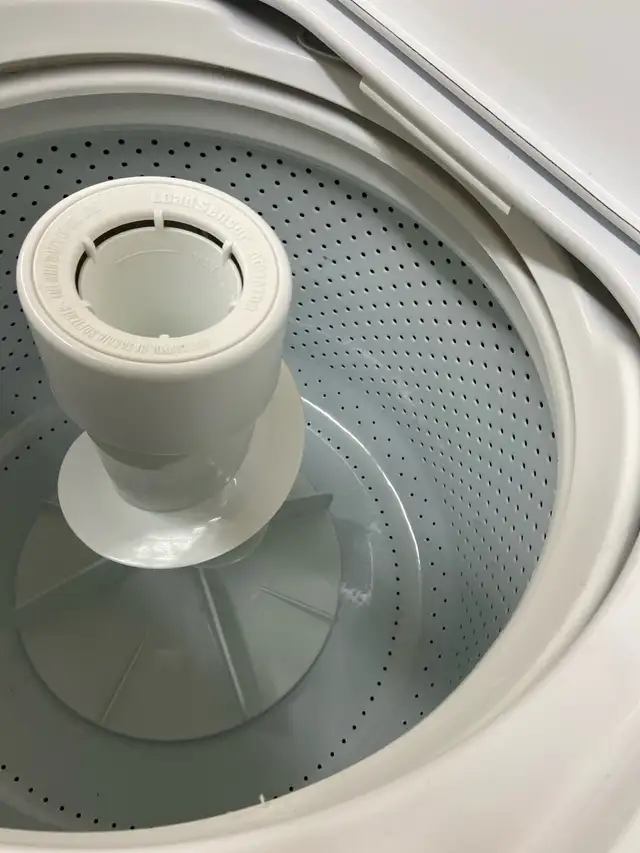 Maytag Washer & Dryer - Photo 5