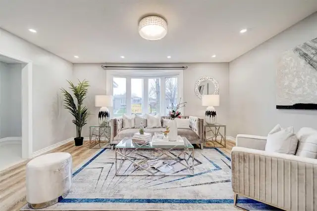 Main flr 3bdrm 2br-midland/sheppard - Photo 2