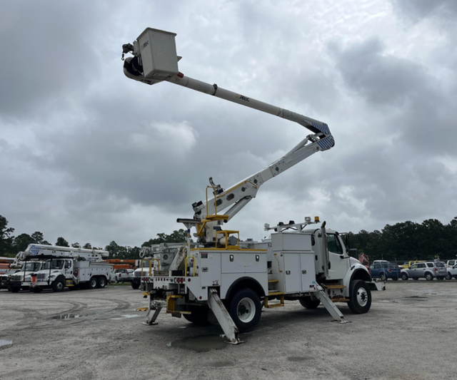 2015 Freightliner M2-106 Altec AN55E-0C Bucket Truck - Photo 3
