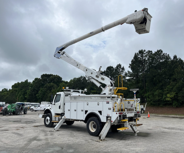 2015 Freightliner M2-106 Altec AN55E-0C Bucket Truck - Photo 4