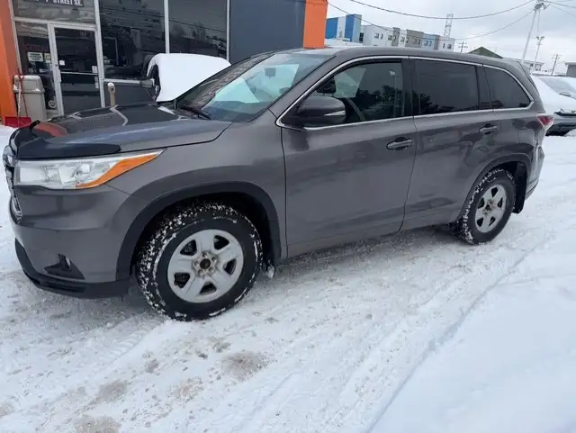 2014 Toyota Highlander LE / AWD 4dr LE / 2 Set of tires & Rims / - Photo 3