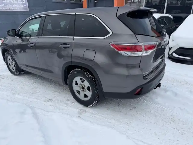 2014 Toyota Highlander LE / AWD 4dr LE / 2 Set of tires & Rims / - Photo 4