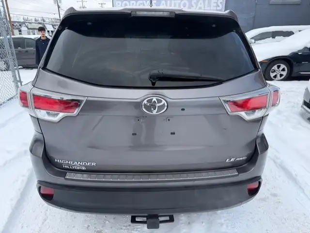 2014 Toyota Highlander LE / AWD 4dr LE / 2 Set of tires & Rims / - Photo 5